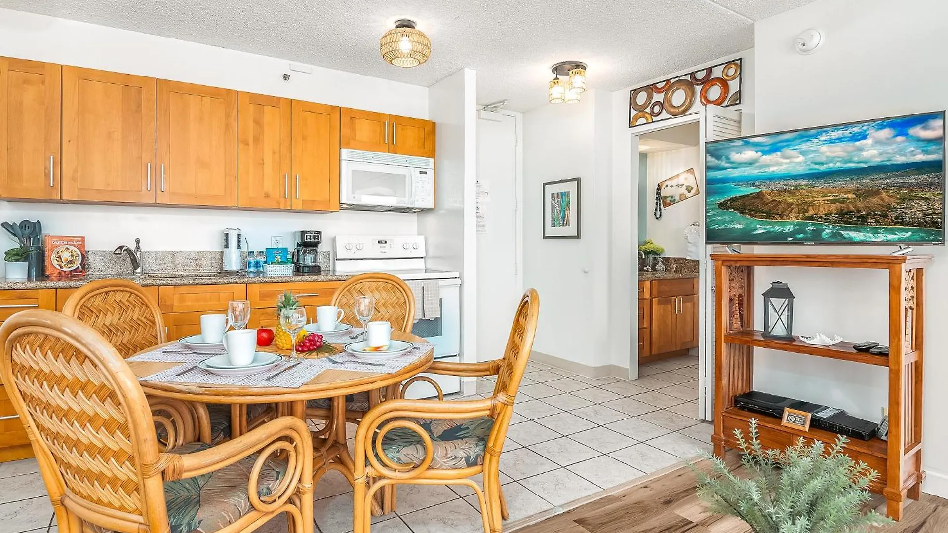 Charming 1Br: Waikiki Banyan, Ocean View + Parking Apartment Honolulu United States