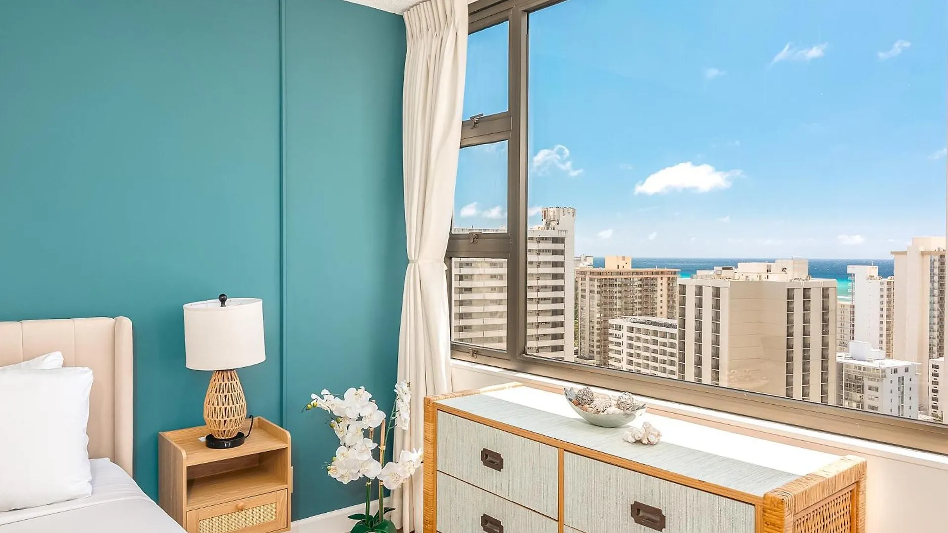 דירות הונולולו Charming 1Br: Waikiki Banyan, Ocean View + Parking ארצות הברית