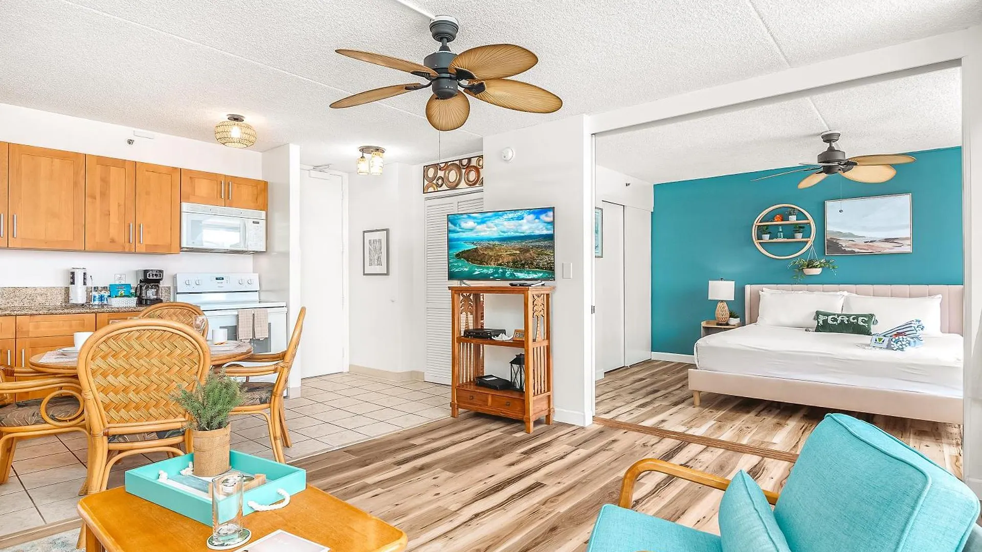 דירות הונולולו Charming 1Br: Waikiki Banyan, Ocean View + Parking