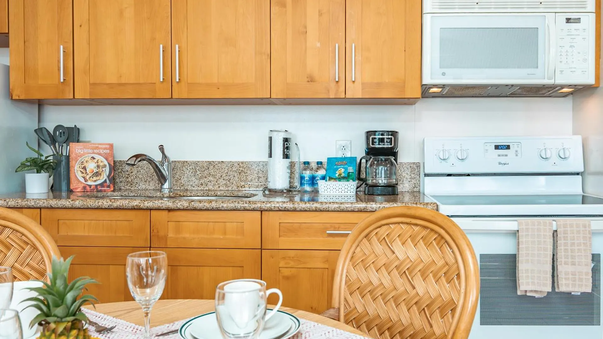 דירות הונולולו Charming 1Br: Waikiki Banyan, Ocean View + Parking